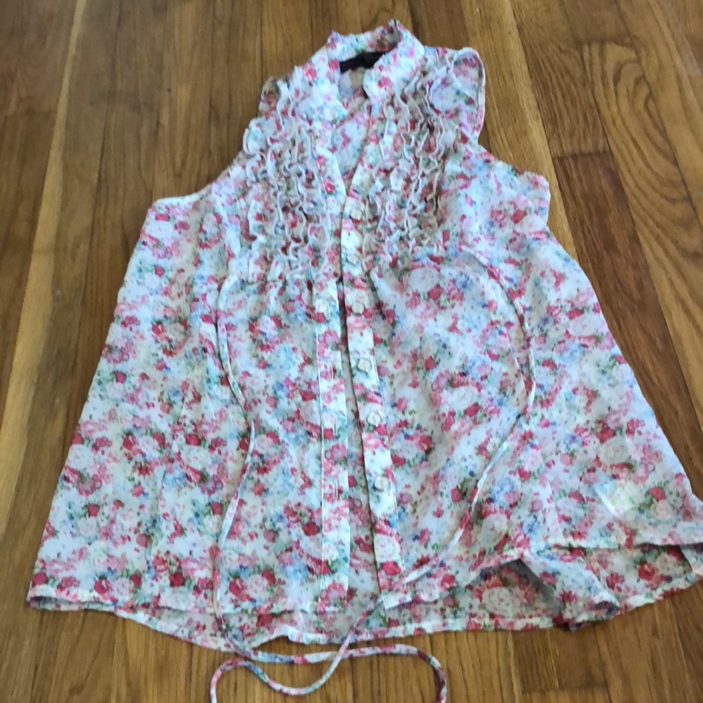 Floral sleeveless tee